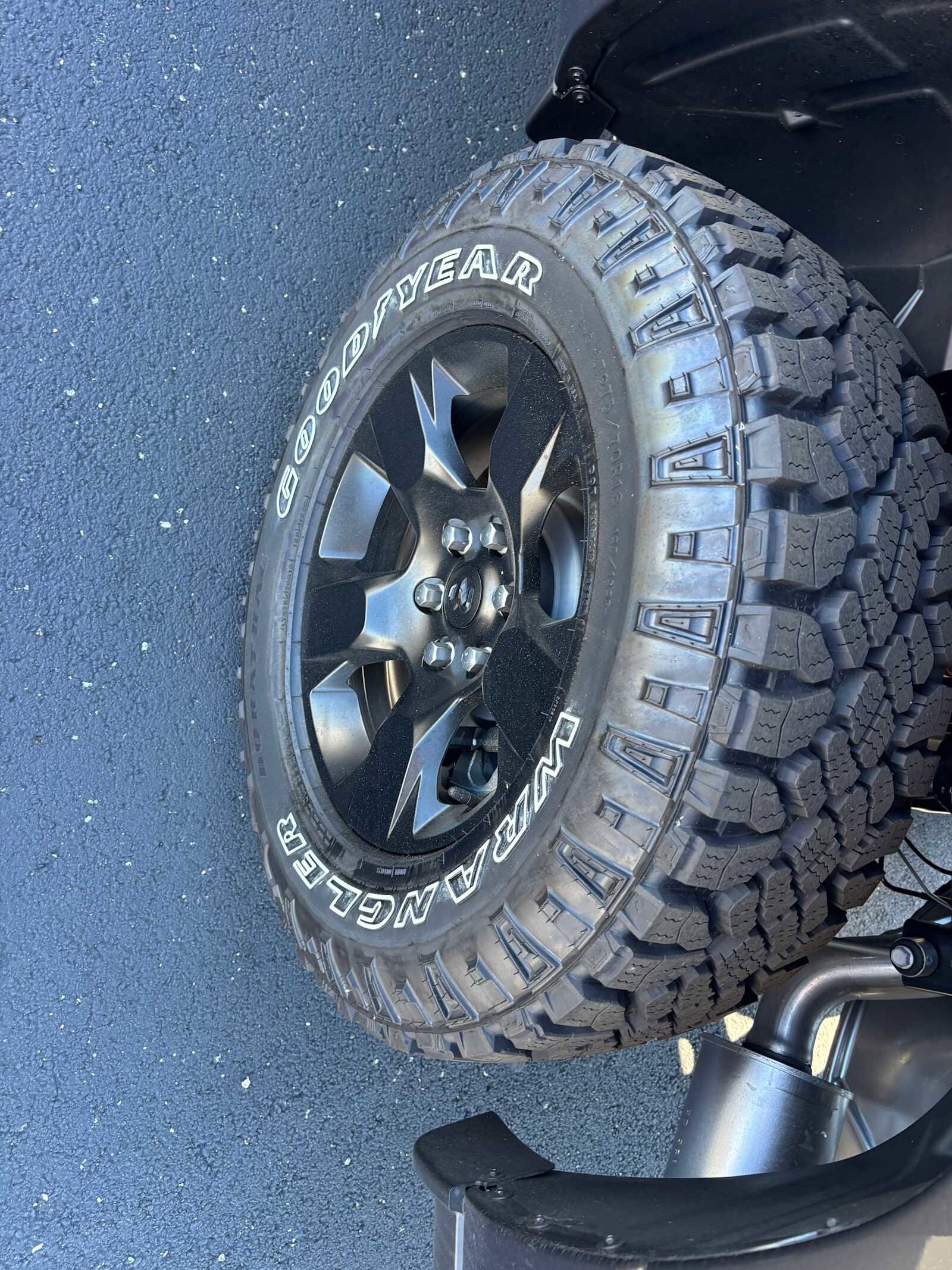 2026 RAM 1500 Warlock - Photo 9