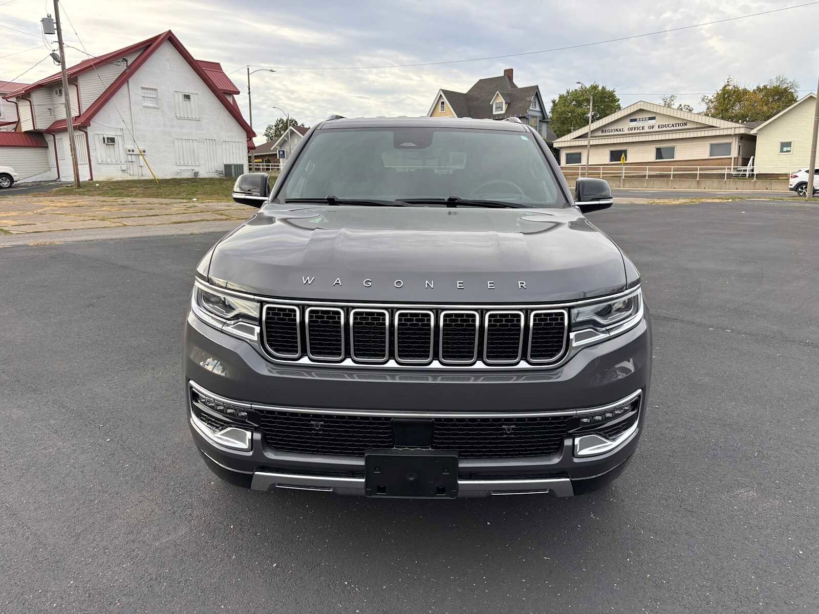 2024 Jeep Wagoneer L Series III photo 3