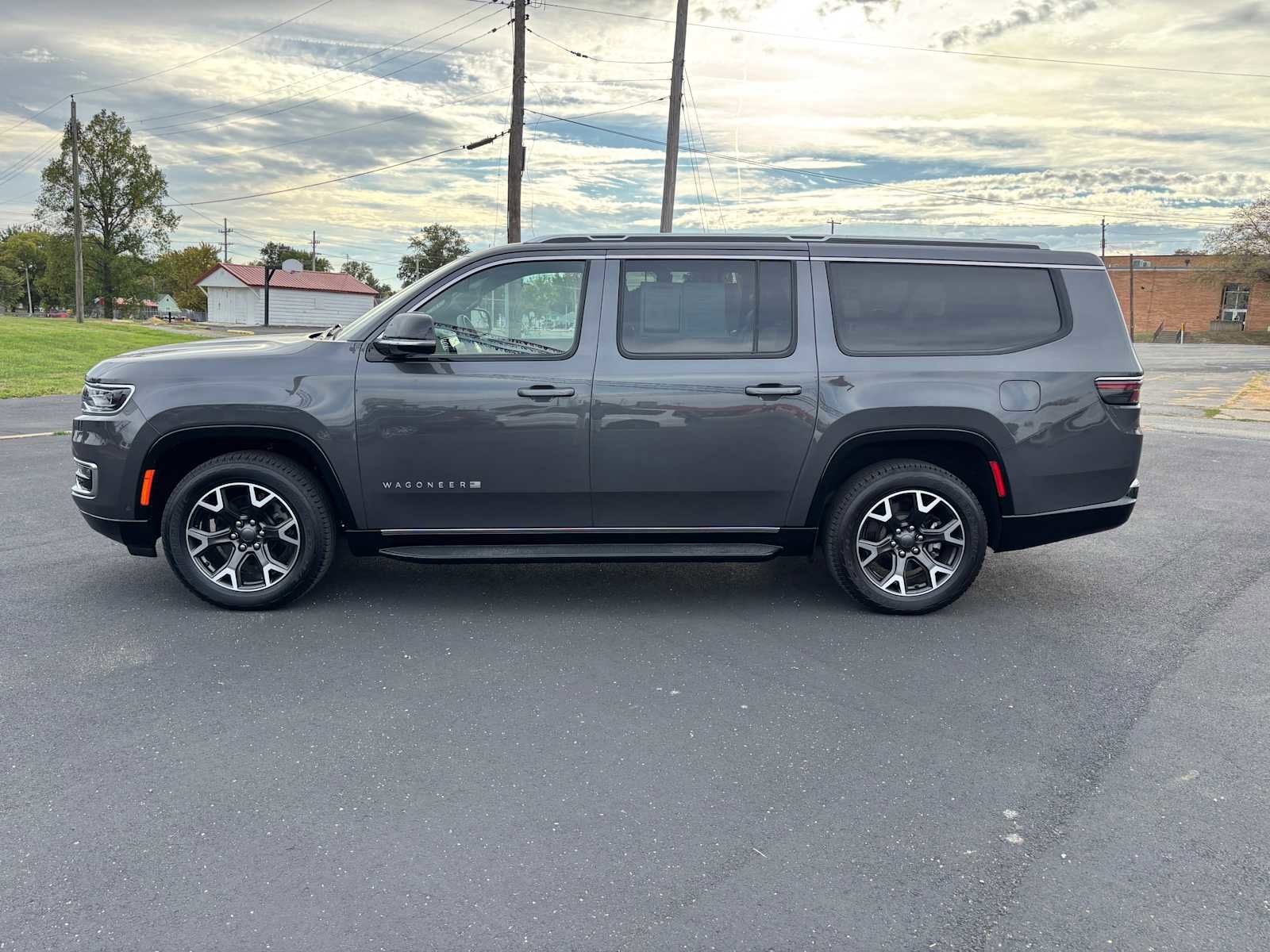 2024 Jeep Wagoneer L Series III's photo