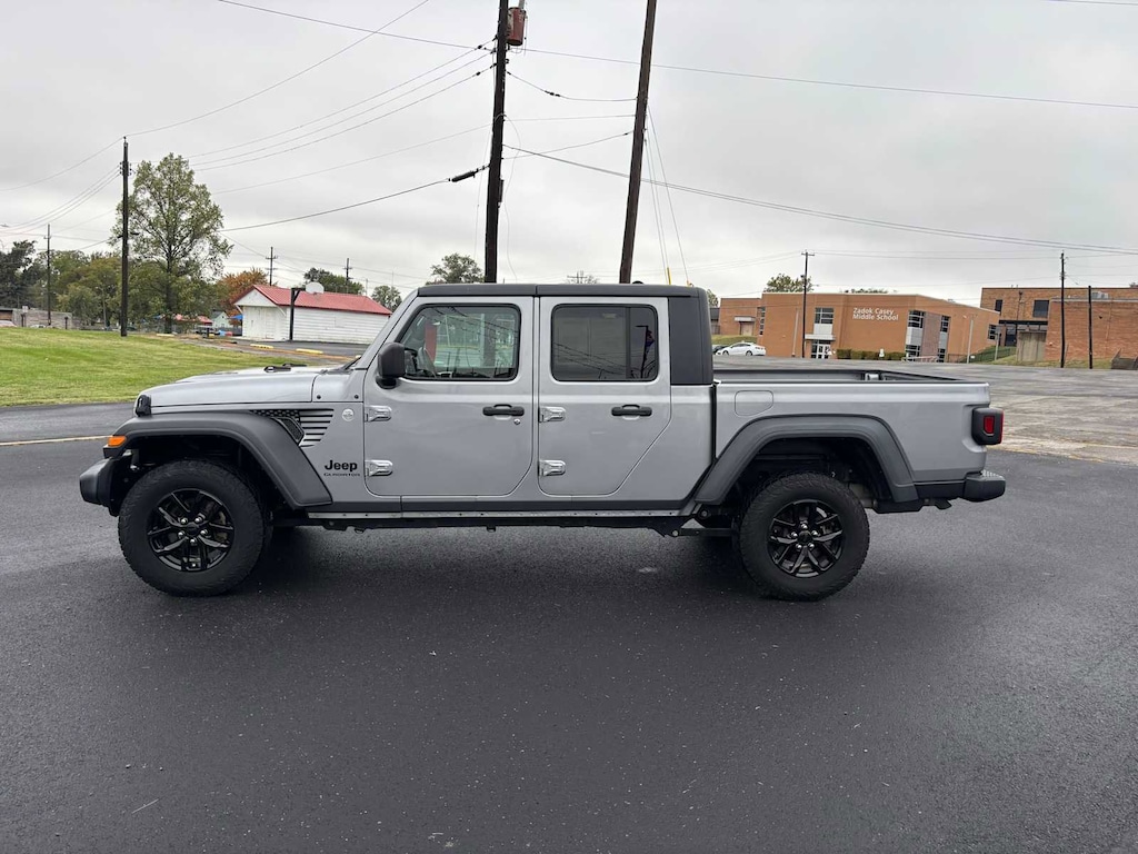 Used 2020 Jeep Gladiator Sport Truck Crew Cab