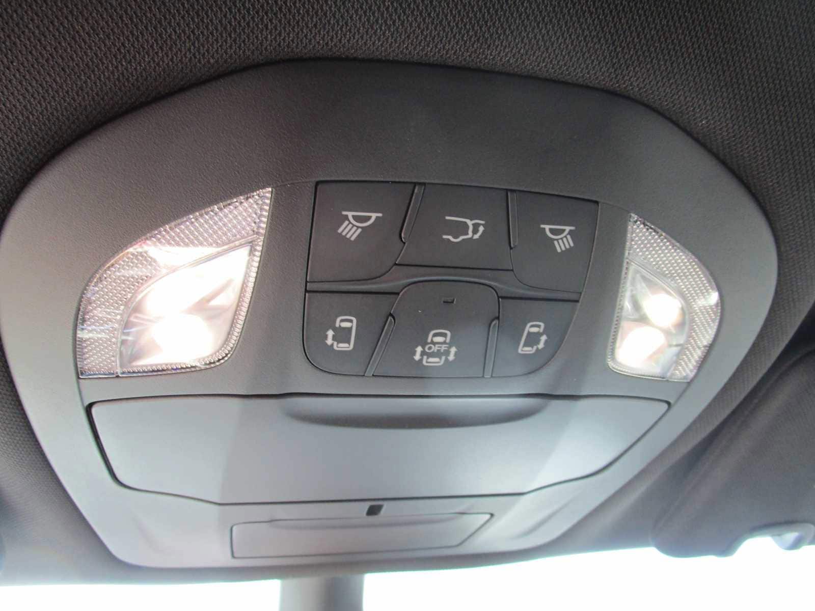 2026 Chrysler Voyager LX - Photo 36