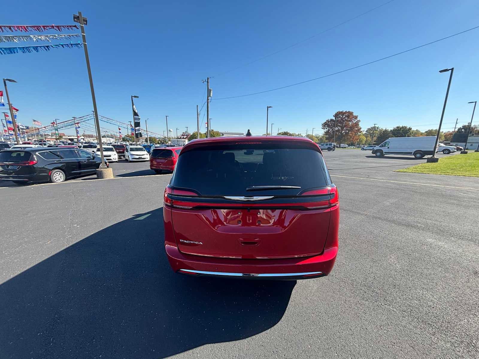 2026 Chrysler Pacifica Select - Photo 6