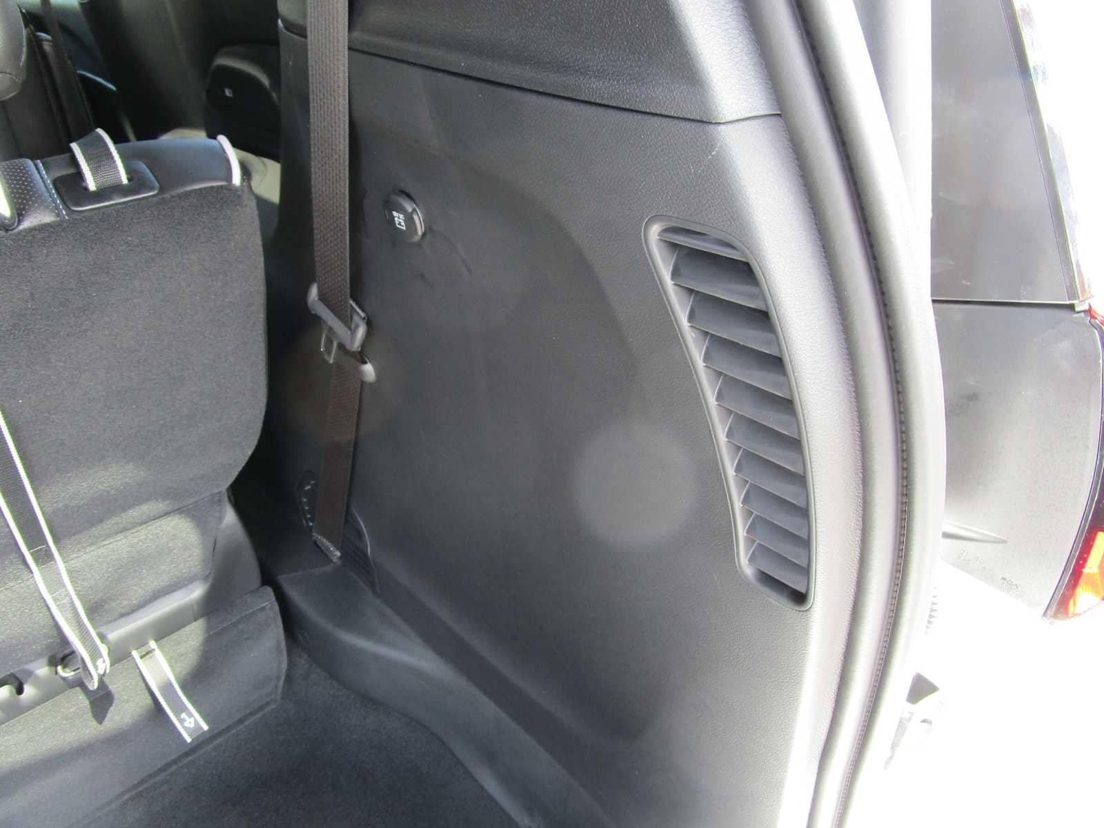 2026 Chrysler Pacifica Limited - Photo 12