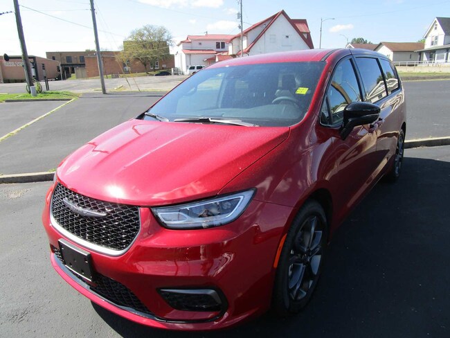 2026 Chrysler Pacifica SELECT Passenger Van