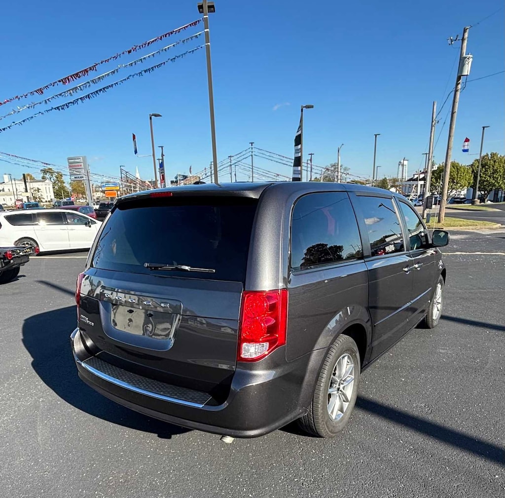 Used 2016 Dodge Grand Caravan SE Plus Van