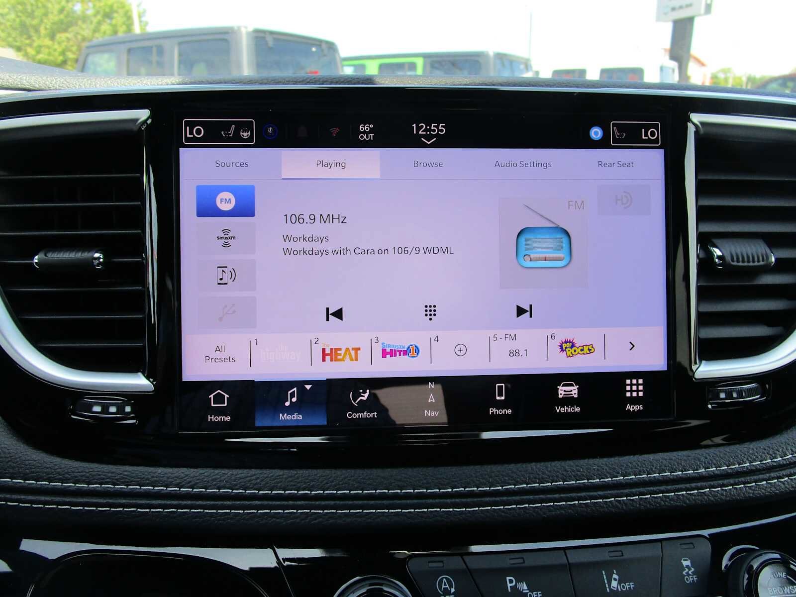 2026 Chrysler Pacifica Limited - Photo 39