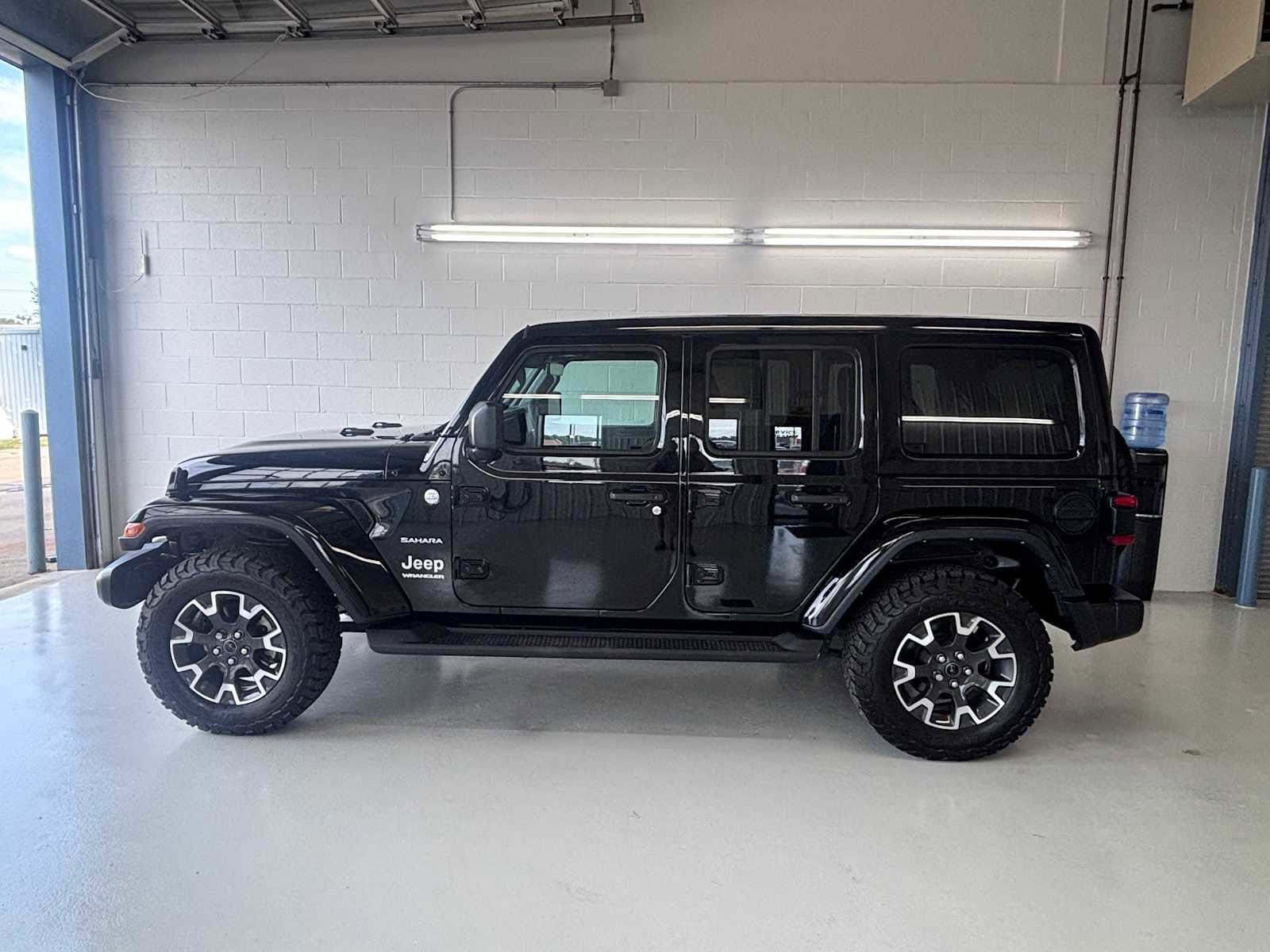2024 Jeep Wrangler Sahara's photo