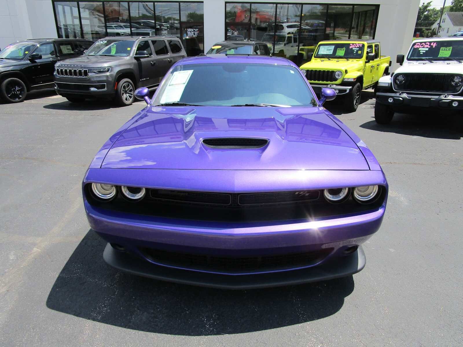2023 Dodge Challenger R/T photo 2