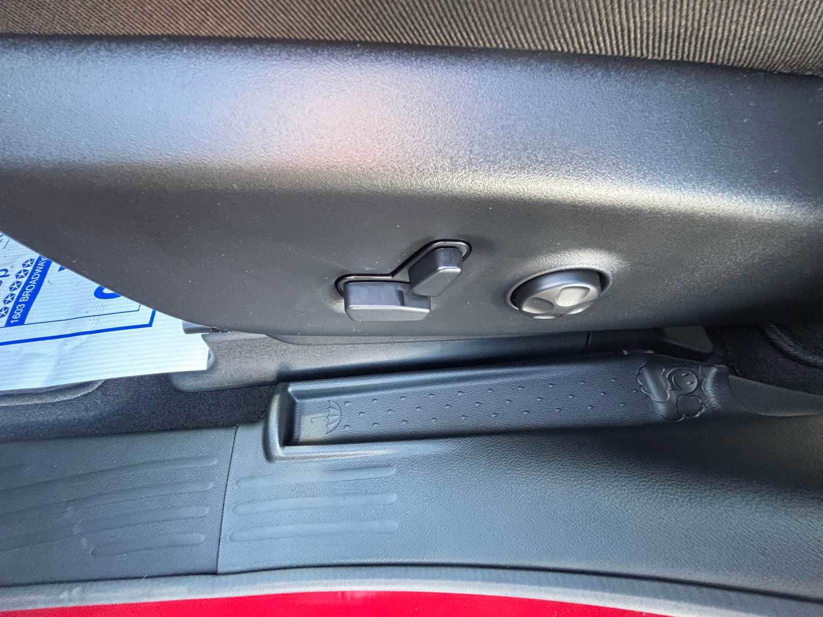 2026 Chrysler Pacifica Select - Photo 24