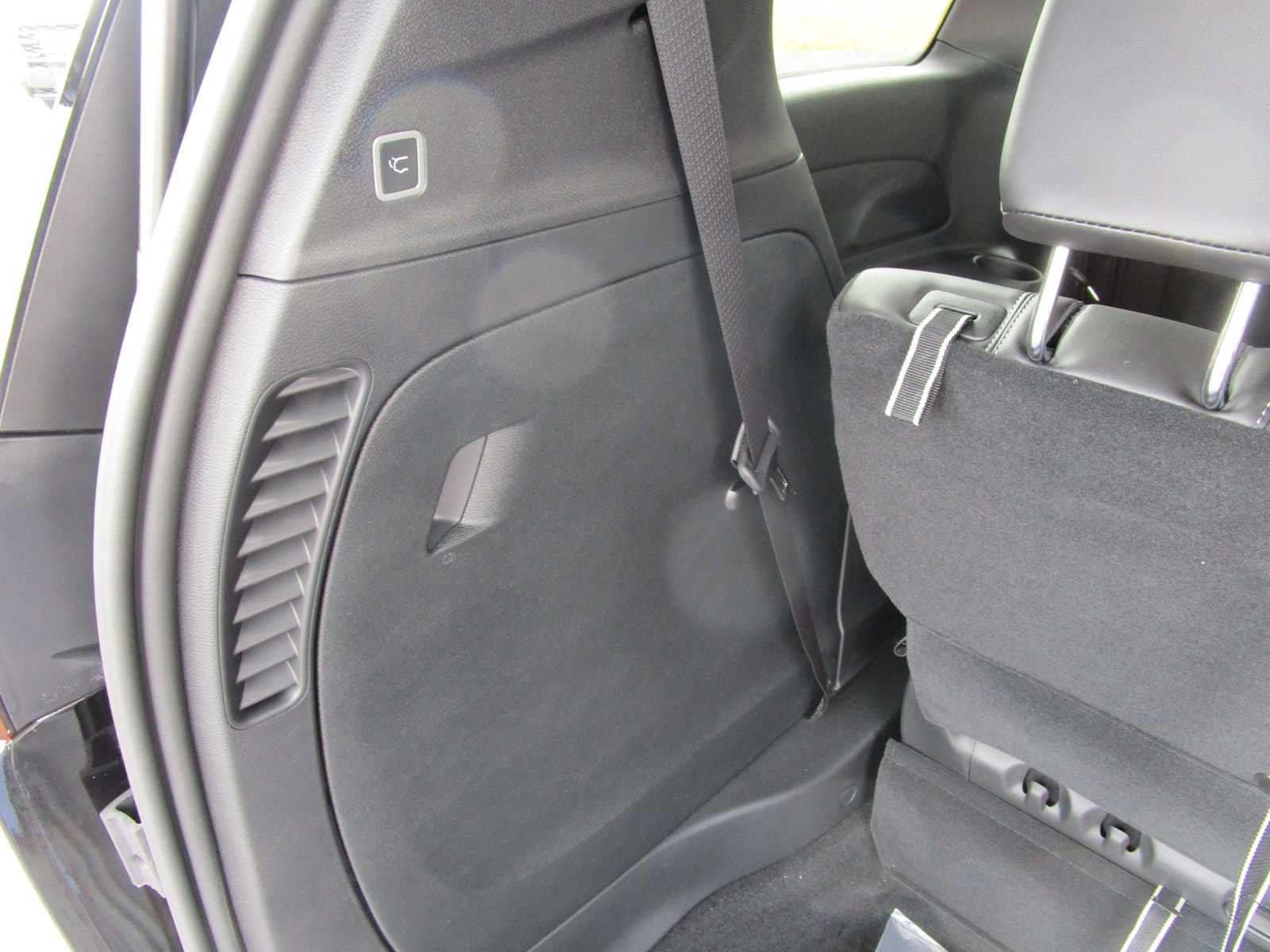 2026 Chrysler Pacifica Select - Photo 11