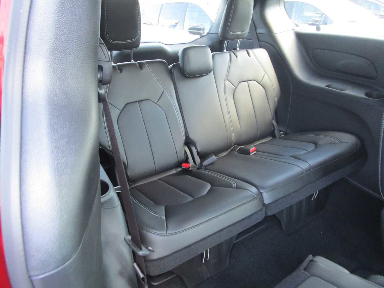 2026 Chrysler Voyager LX - Photo 13