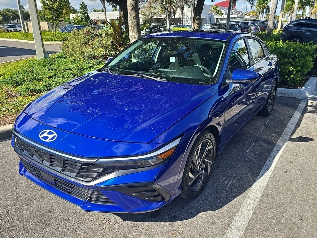 Certified 2025 Hyundai Elantra SEL Convenience Sedan