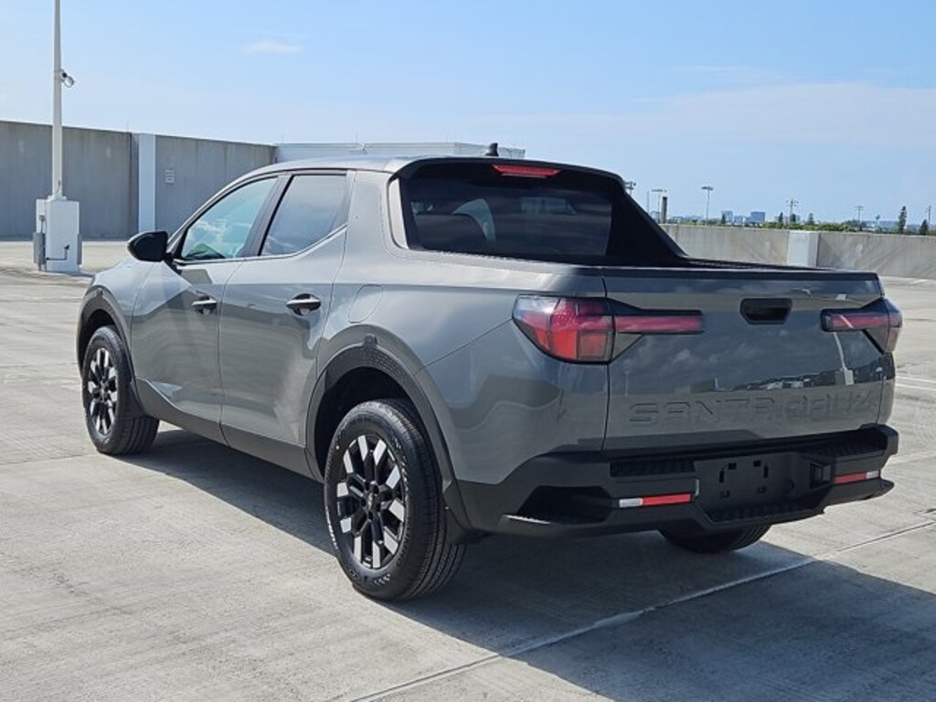 Certified 2025 Hyundai Santa Cruz SE Truck