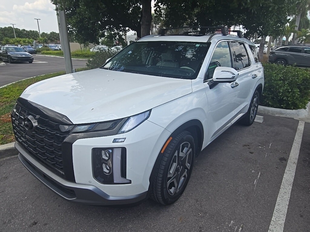 2023 Hyundai Palisade Limited photo 2
