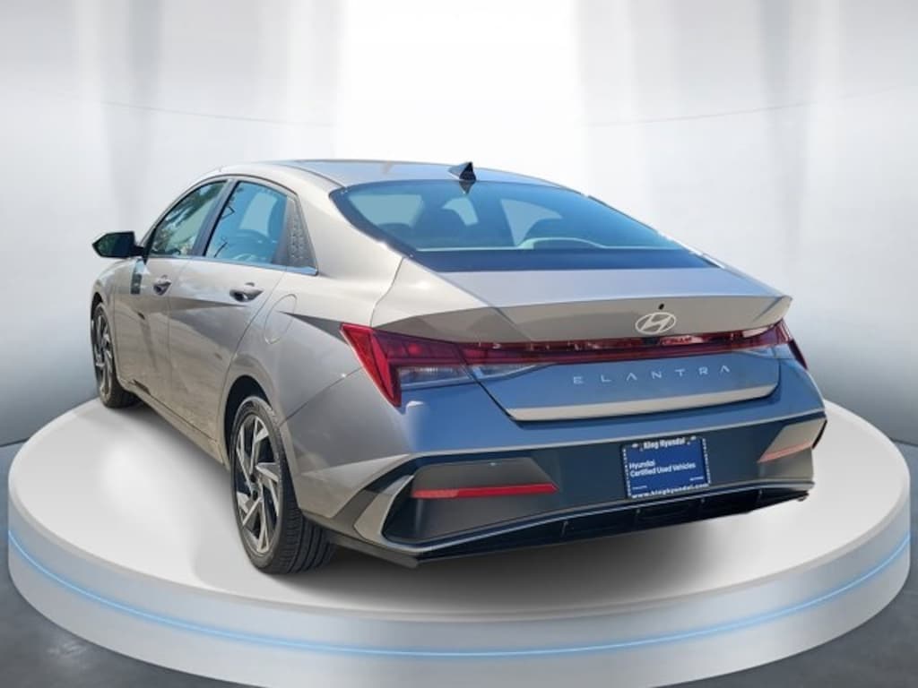 Certified 2025 Hyundai Elantra SEL Convenience Sedan