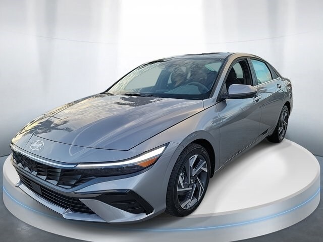 2025 Hyundai Elantra SEL Convenience photo 2