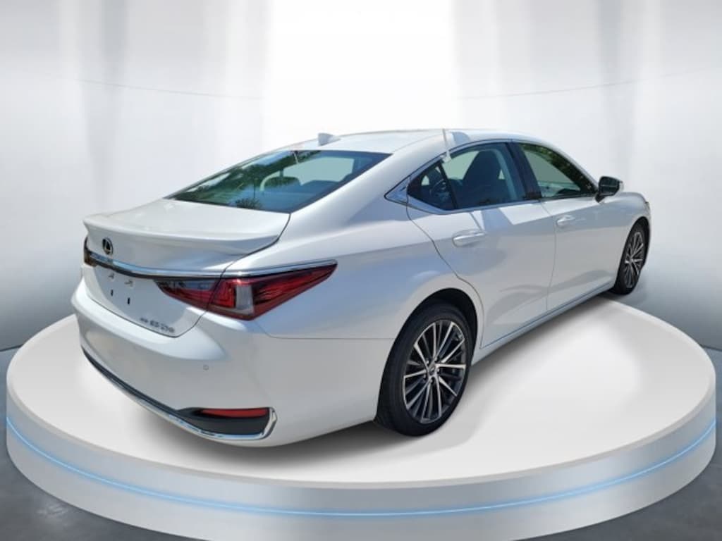 Used 2022 Lexus ES 250 Sedan