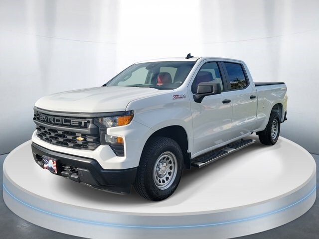 2024 Chevrolet Silverado 1500 photo 2