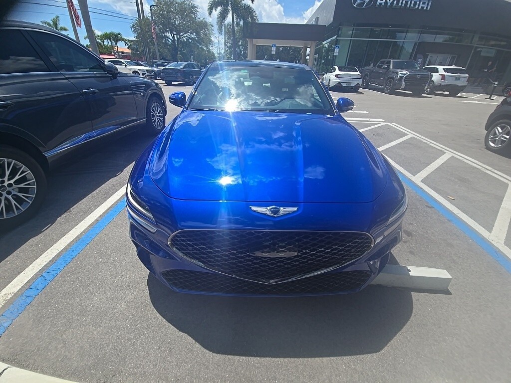2023 Genesis G70 2.0T Sport Prestige photo 2