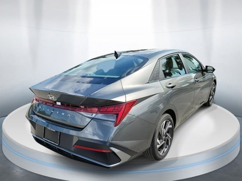 Certified 2025 Hyundai Elantra SEL Convenience Sedan