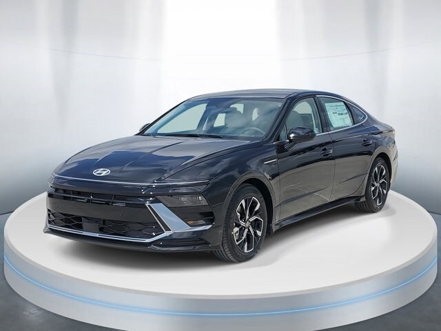 2025 Hyundai Sonata SEL photo 2