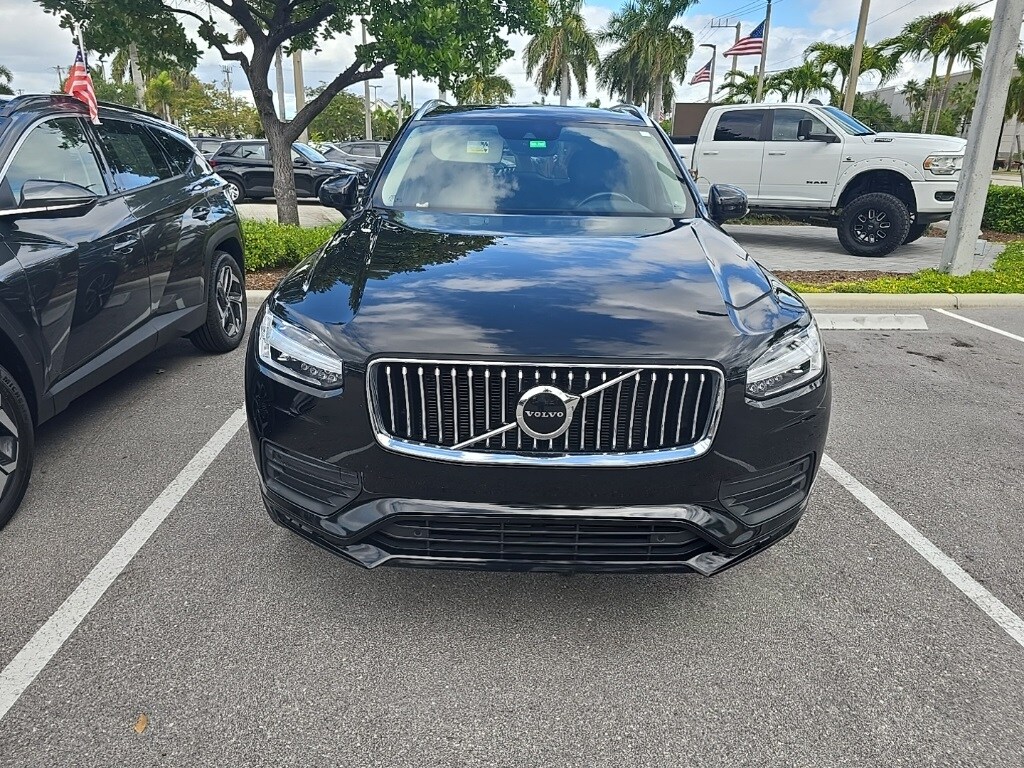 Used 2022 Volvo XC90 T6 Momentum SUV