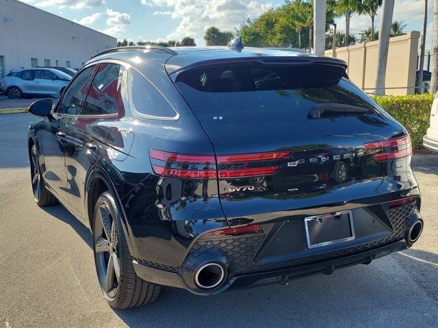 2023 Genesis GV70 2.5T Sport Prestige photo 3