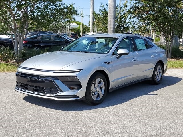2025 Hyundai Sonata SE photo 2