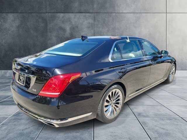 2018 Genesis G90 5.0 Ultimate photo 4