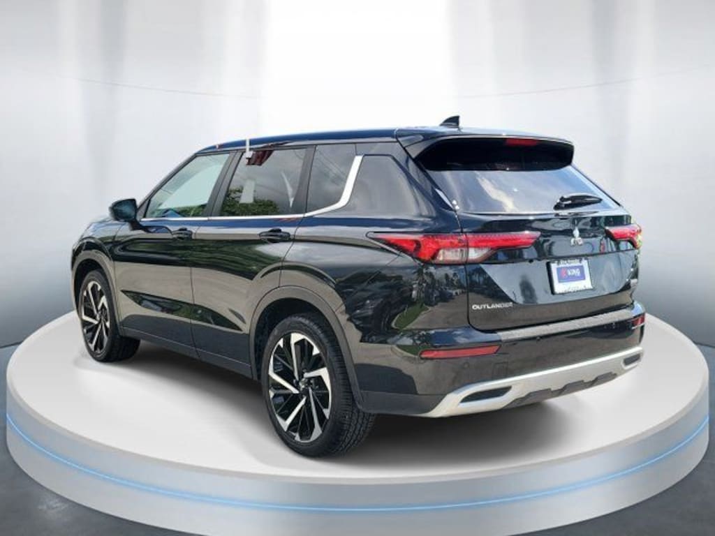 Used 2024 Mitsubishi Outlander SE SUV