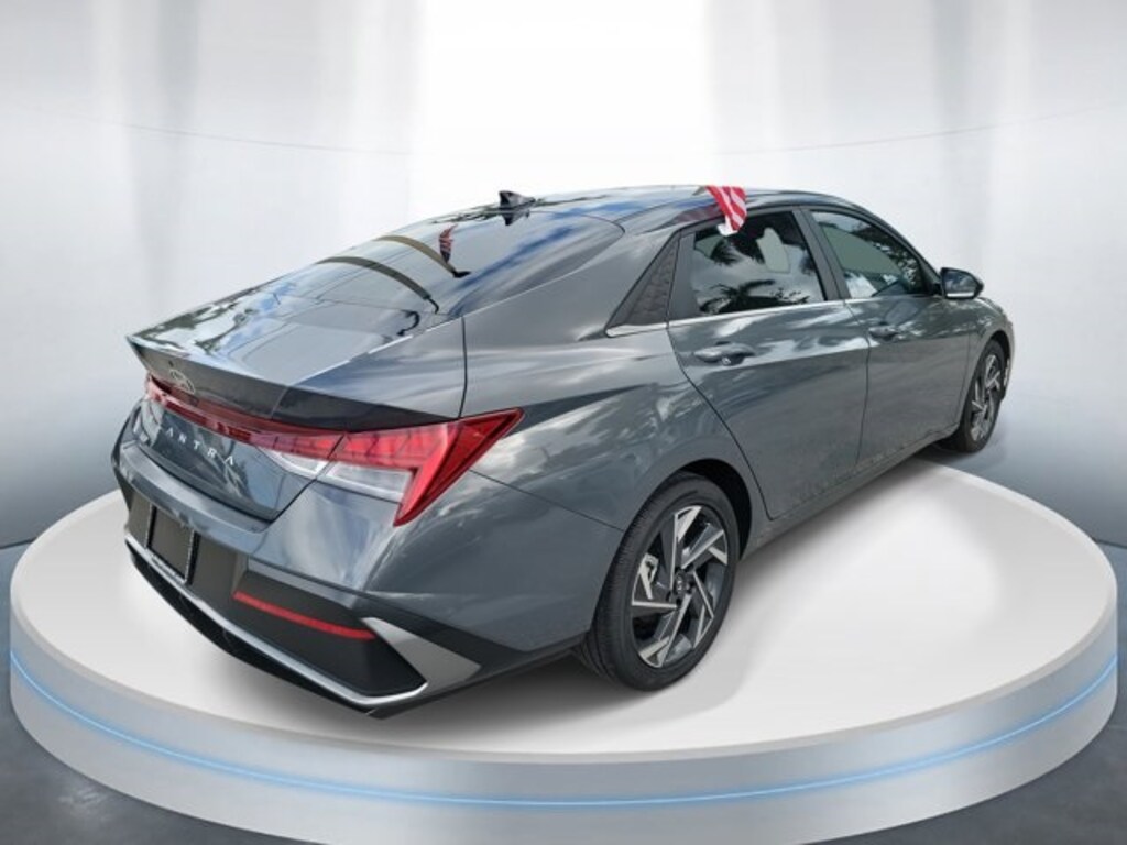Certified 2025 Hyundai Elantra SEL Convenience Sedan