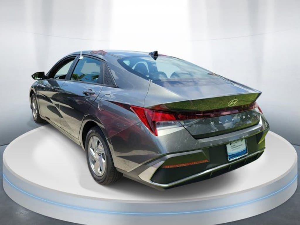 Certified 2024 Hyundai Elantra SE Sedan