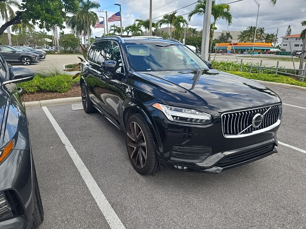 Used 2022 Volvo XC90 T6 Momentum SUV