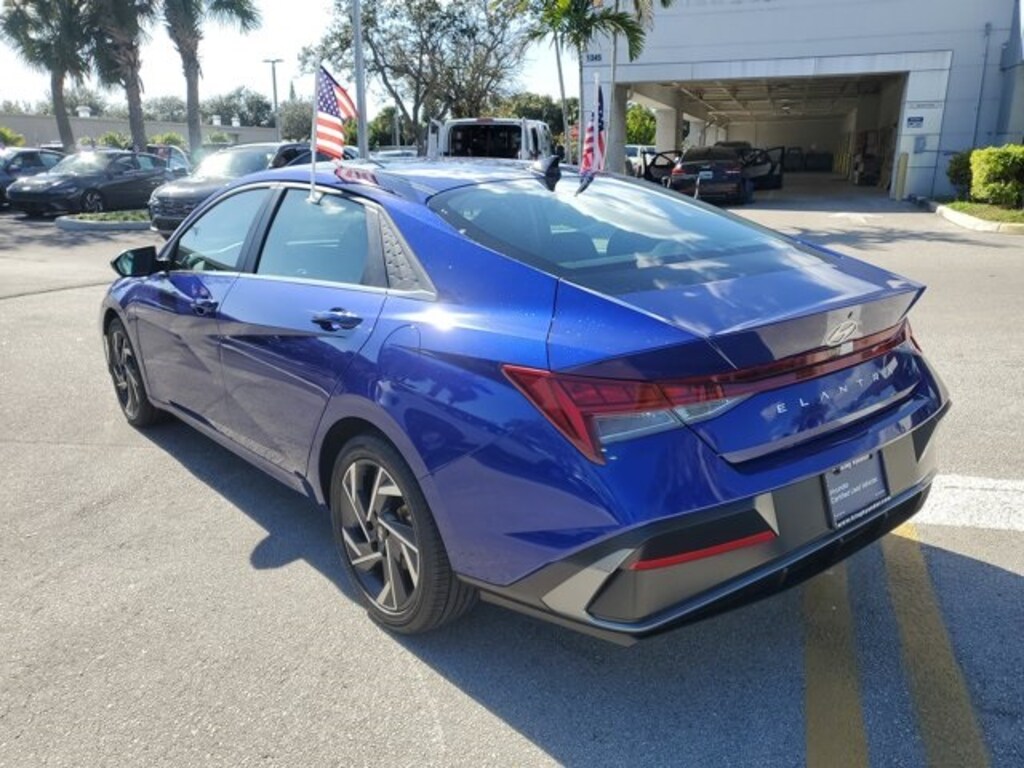 Certified 2025 Hyundai Elantra SEL Convenience Sedan