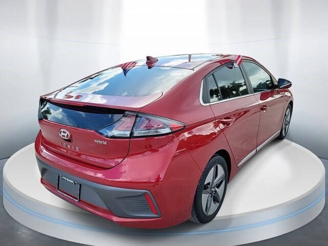 2020 Hyundai Ioniq SEL photo 3