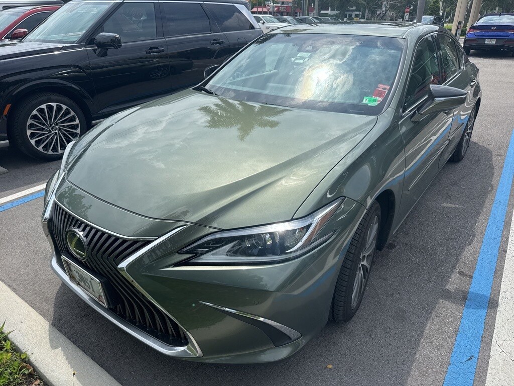 2019 Lexus ES 350 Premium photo 2