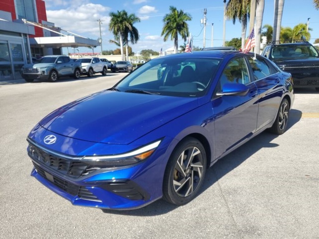 Certified 2025 Hyundai Elantra SEL Convenience Sedan