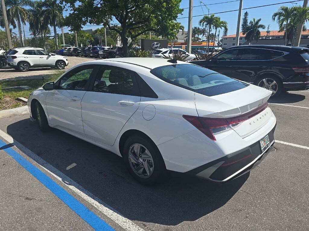 Certified 2025 Hyundai Elantra SE Sedan