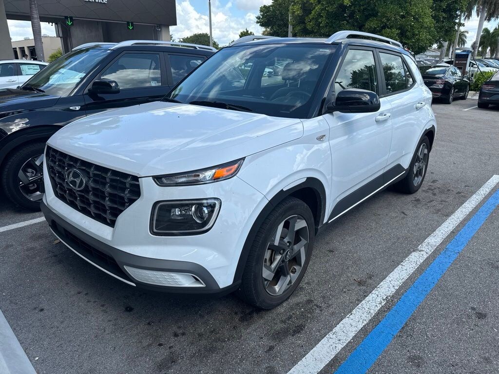 Certified 2022 Hyundai Venue Limited SUV
