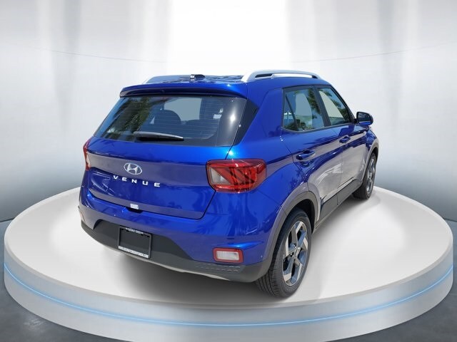2025 Hyundai Venue SEL photo 4