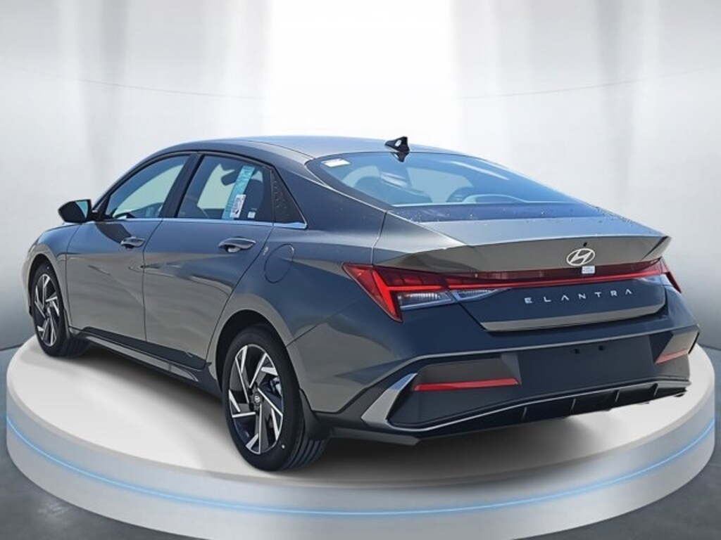 Certified 2025 Hyundai Elantra SEL Convenience Sedan
