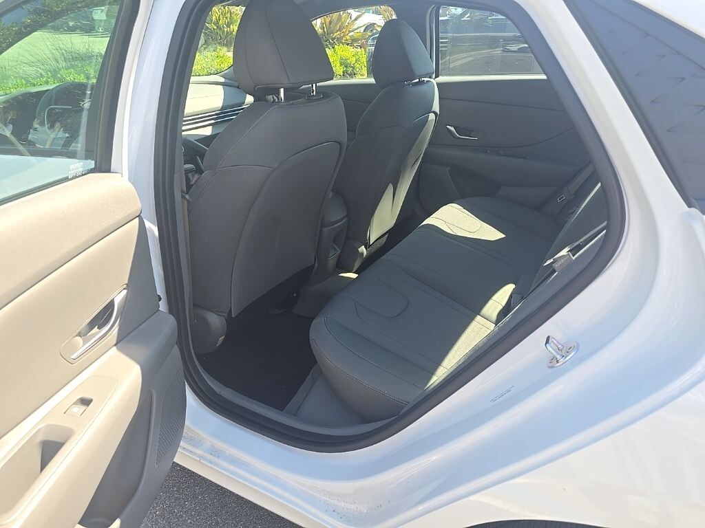 Certified 2025 Hyundai Elantra SE Sedan