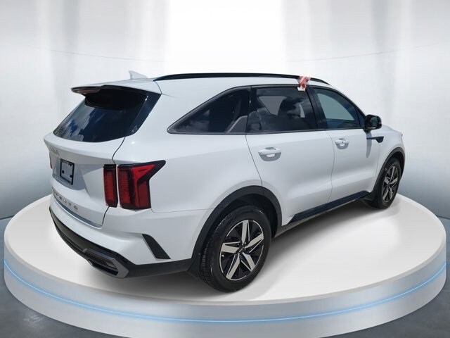 2022 Kia Sorento EX photo 3