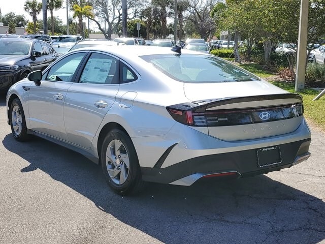 2025 Hyundai Sonata SE photo 3