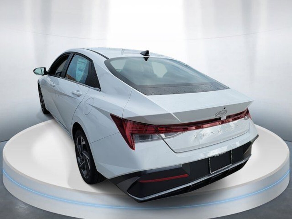 Certified 2025 Hyundai Elantra SEL Convenience Sedan