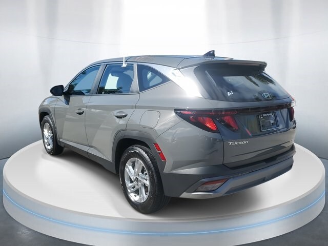 2025 Hyundai Tucson SE photo 2