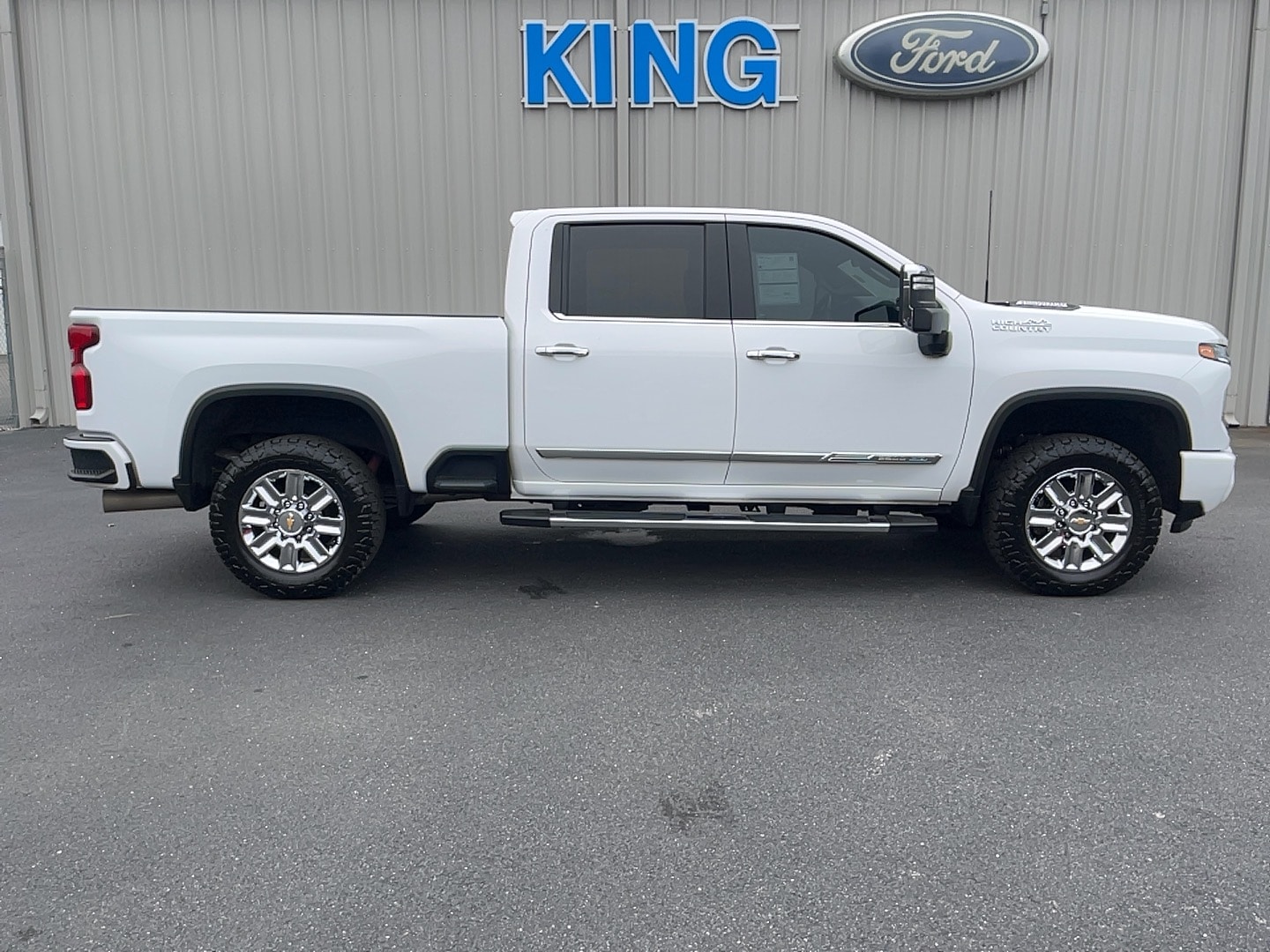 2024 Chevrolet Silverado 2500HD High Country's photo