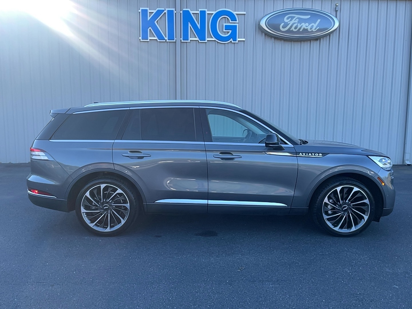 2022 Lincoln Aviator Reserve's photo