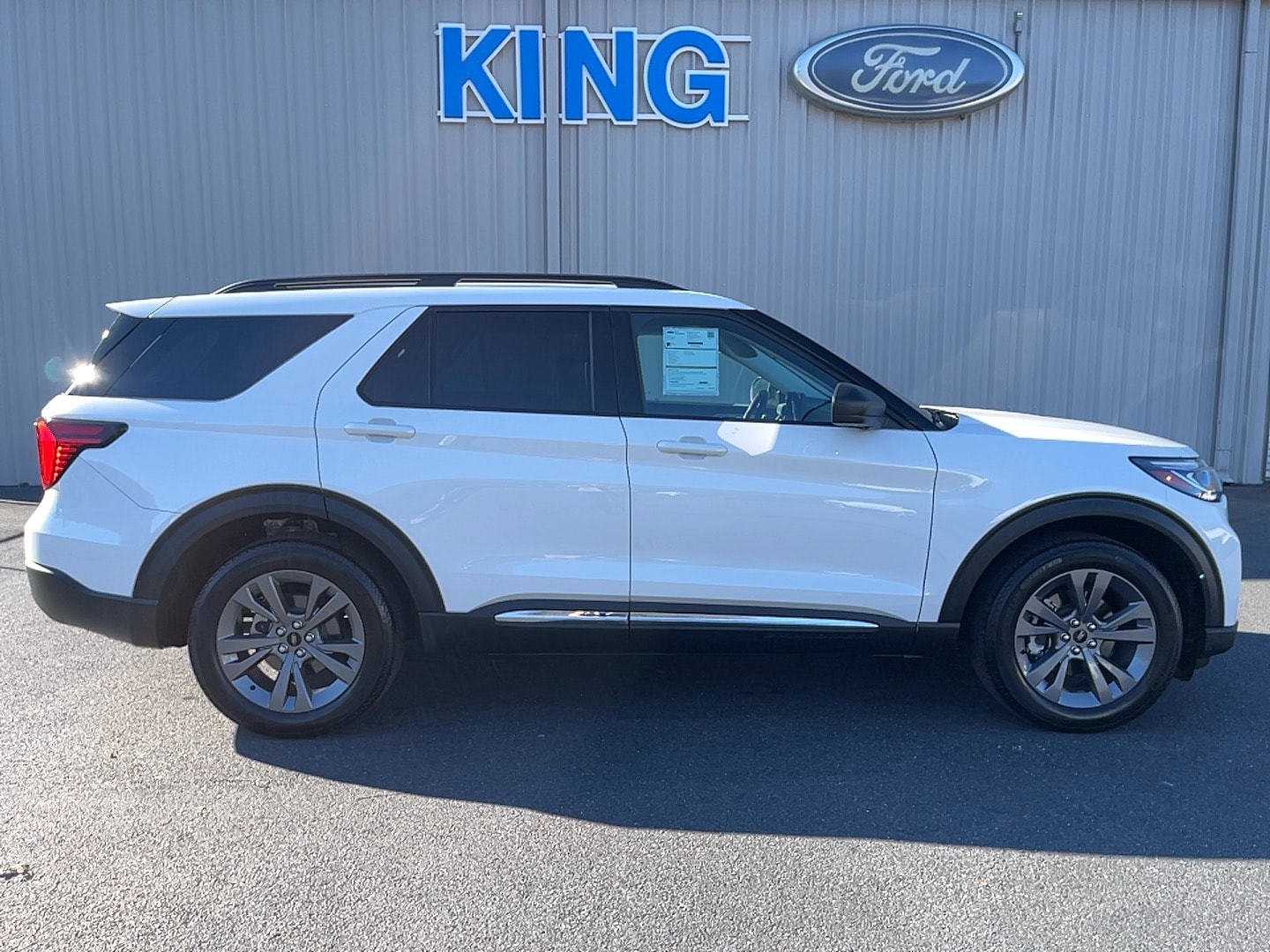 2025 Ford Explorer Active's photo