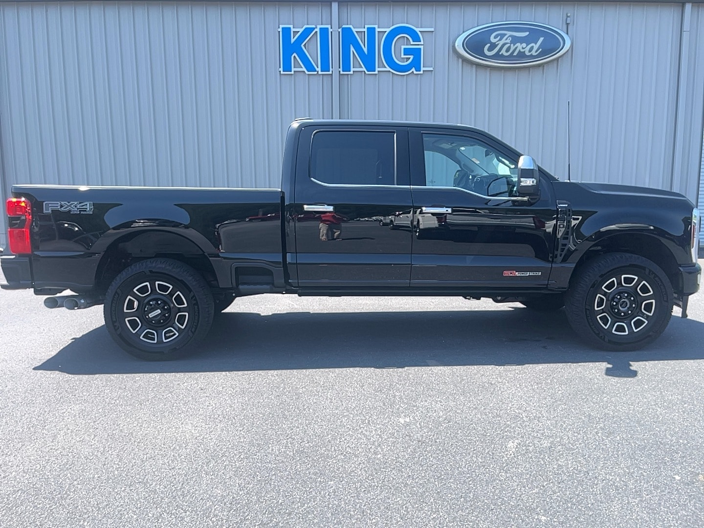 2024 Ford F-250 CREW CAB PICKUP 